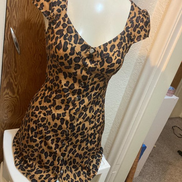 Retro inspired leopard dress - Picture 3 of 8